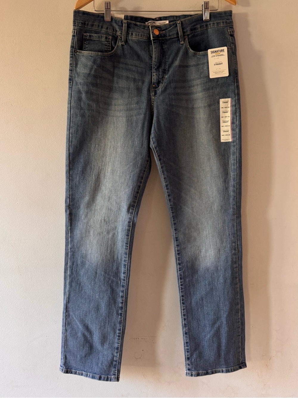NWT Levi’s Totally Shaping Straight Jeans 14 M, 32x32, denim casual medium wash